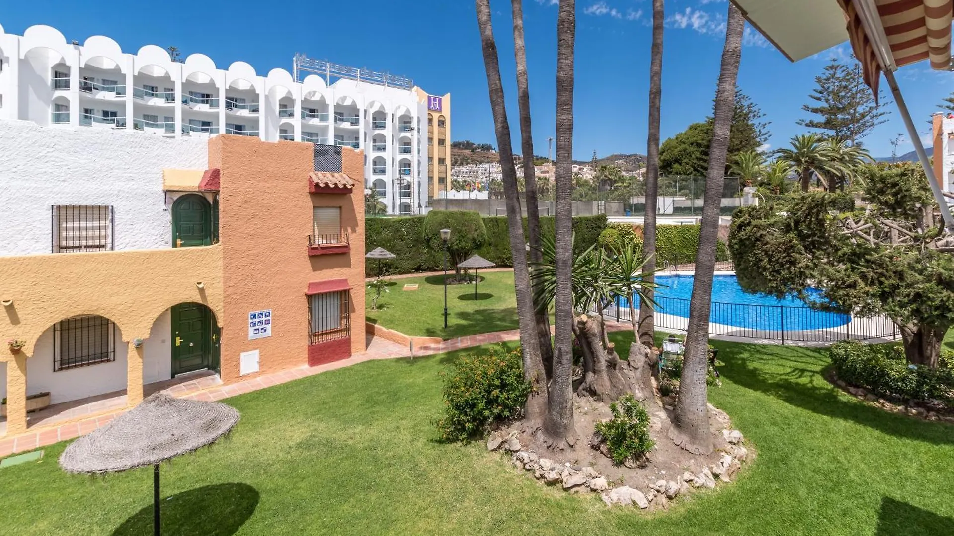 Renovated Apartment On Beachside With Pool Nerja 0*,  Ισπανία